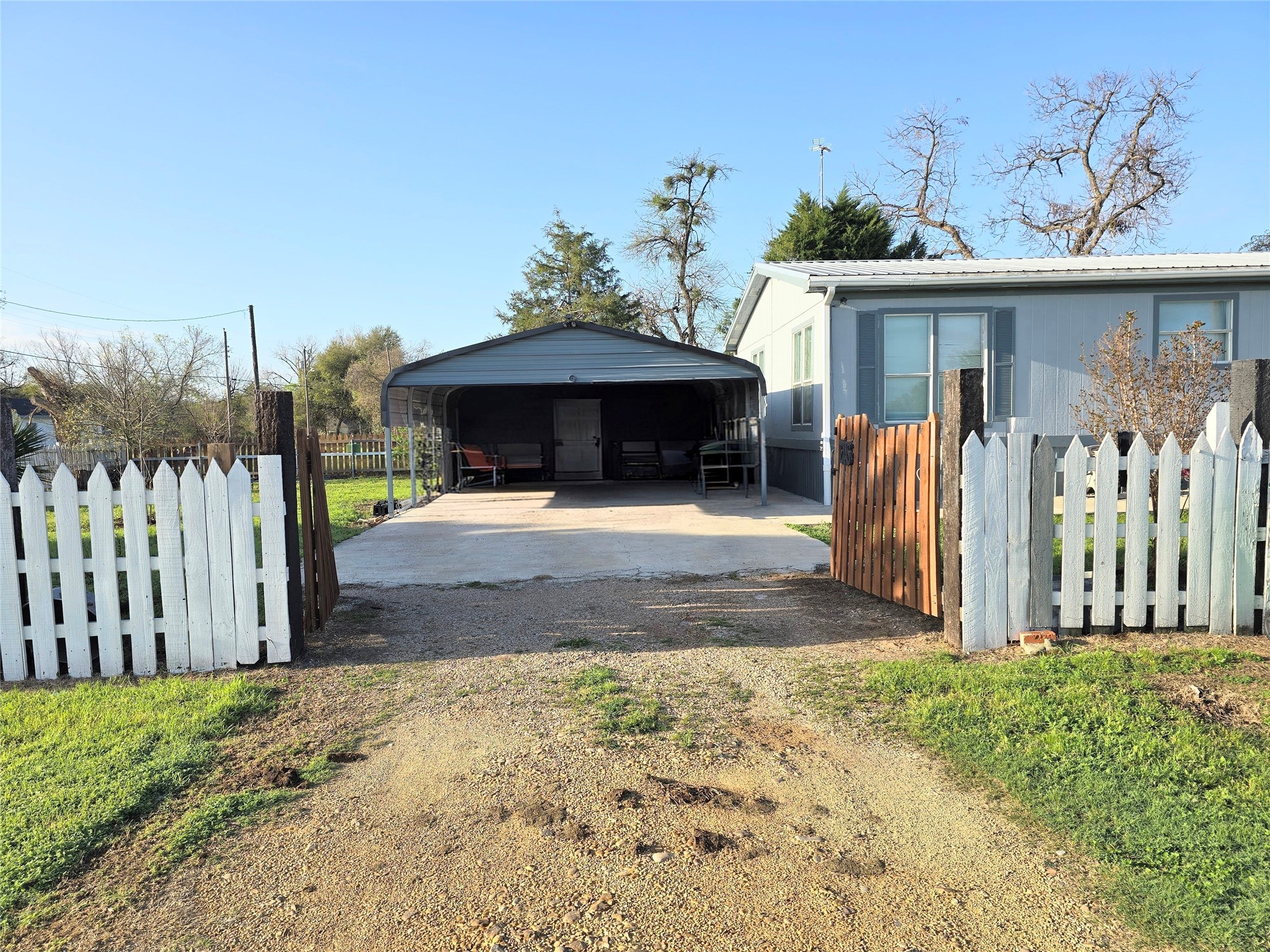 813 W 12th Street Cameron TX 76520