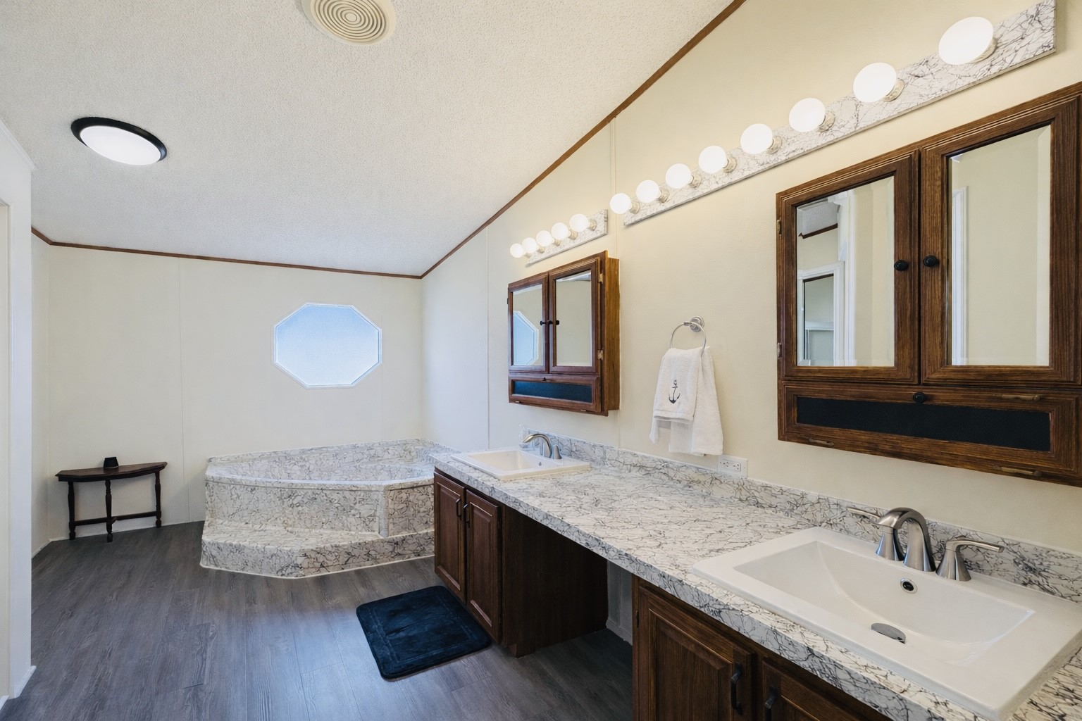 6013 Idaho Trail Granbury TX 76048