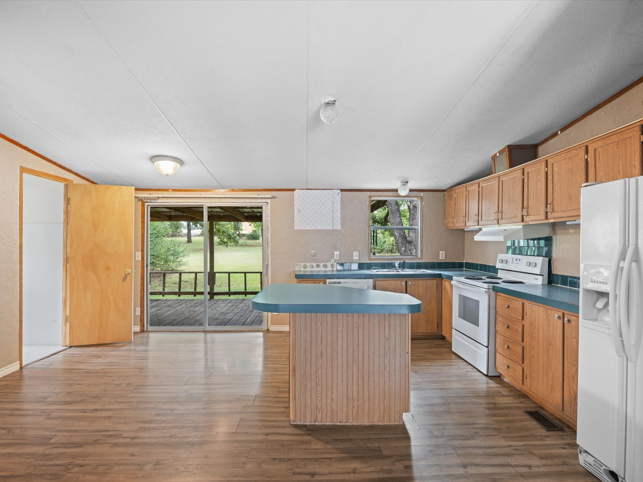 1102 15th Street Bridgeport TX 76426