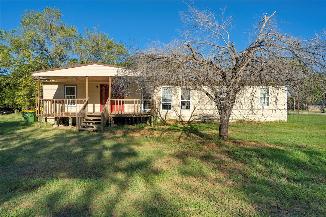 207 S Houston Street Groesbeck TX 76642
