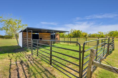 5774 Farm Road 904 S Commerce TX 75448