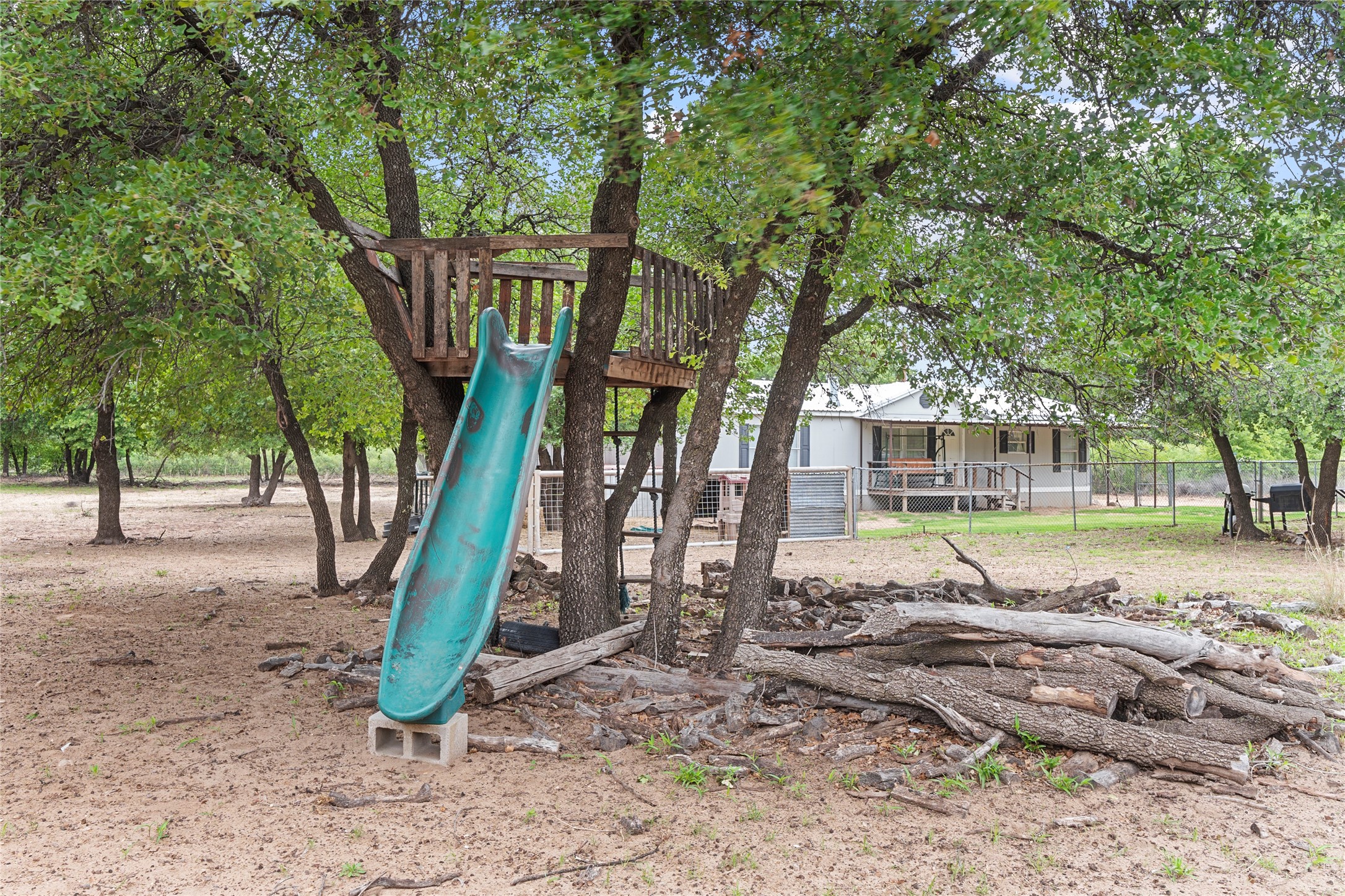 5456 County Road 418 Hawley TX 79525