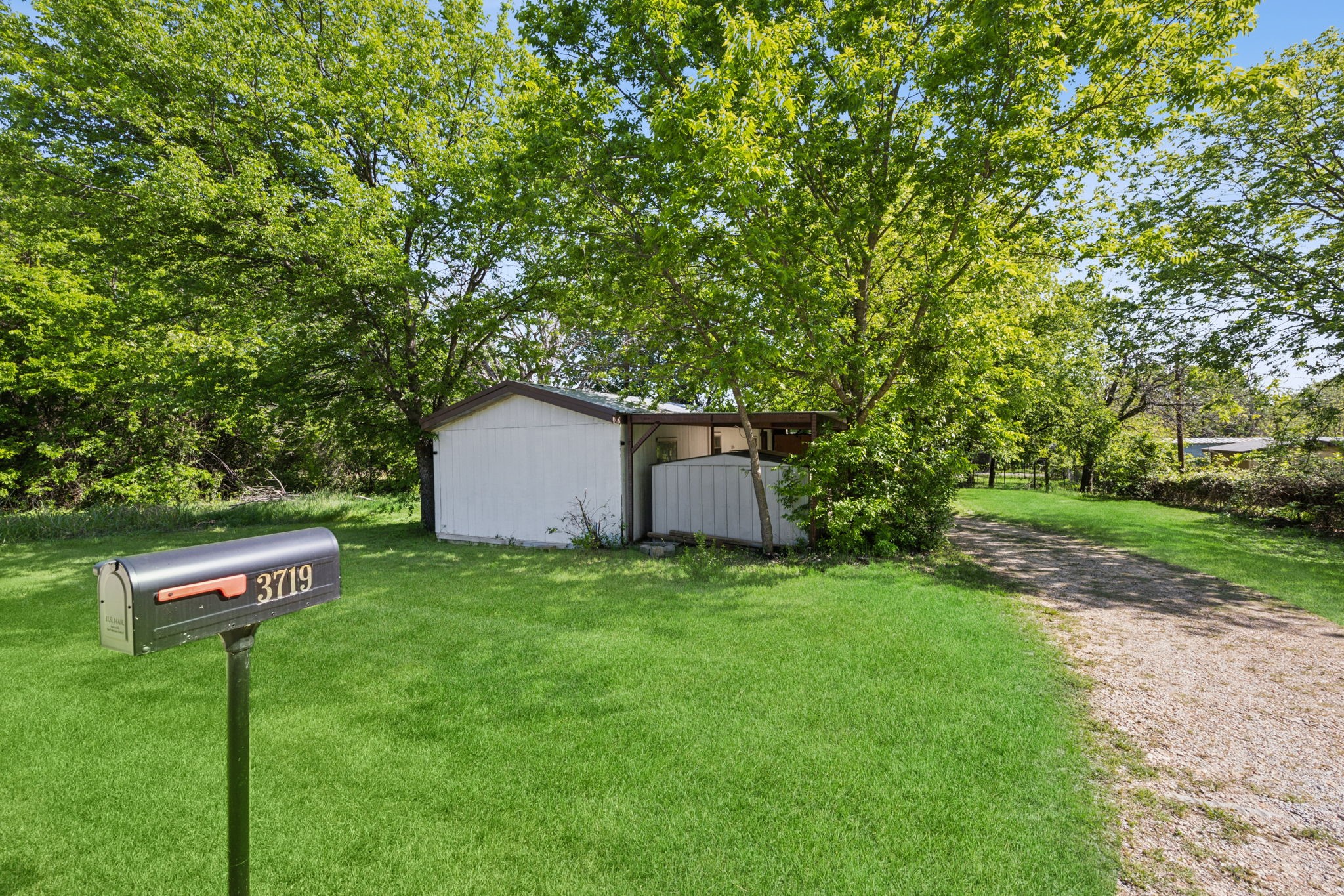3719 Hedge Row Street Granbury TX 76048