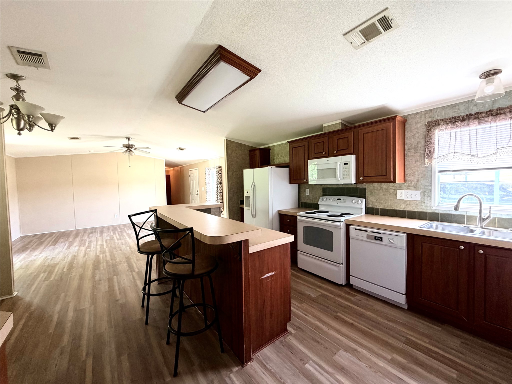 4113 Goliad Drive Granbury TX 76048
