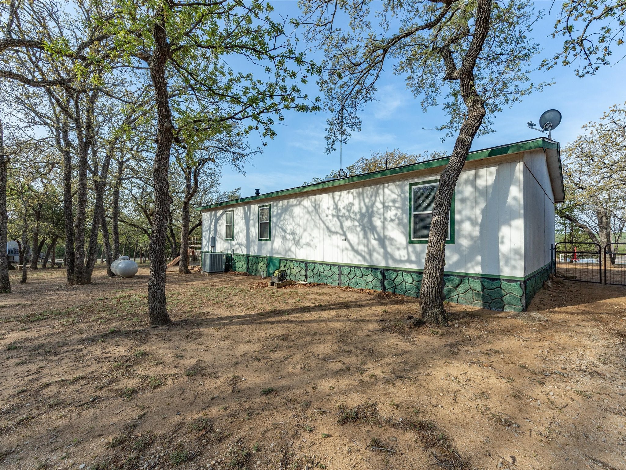 304 Catfish Trail Bowie TX 76230