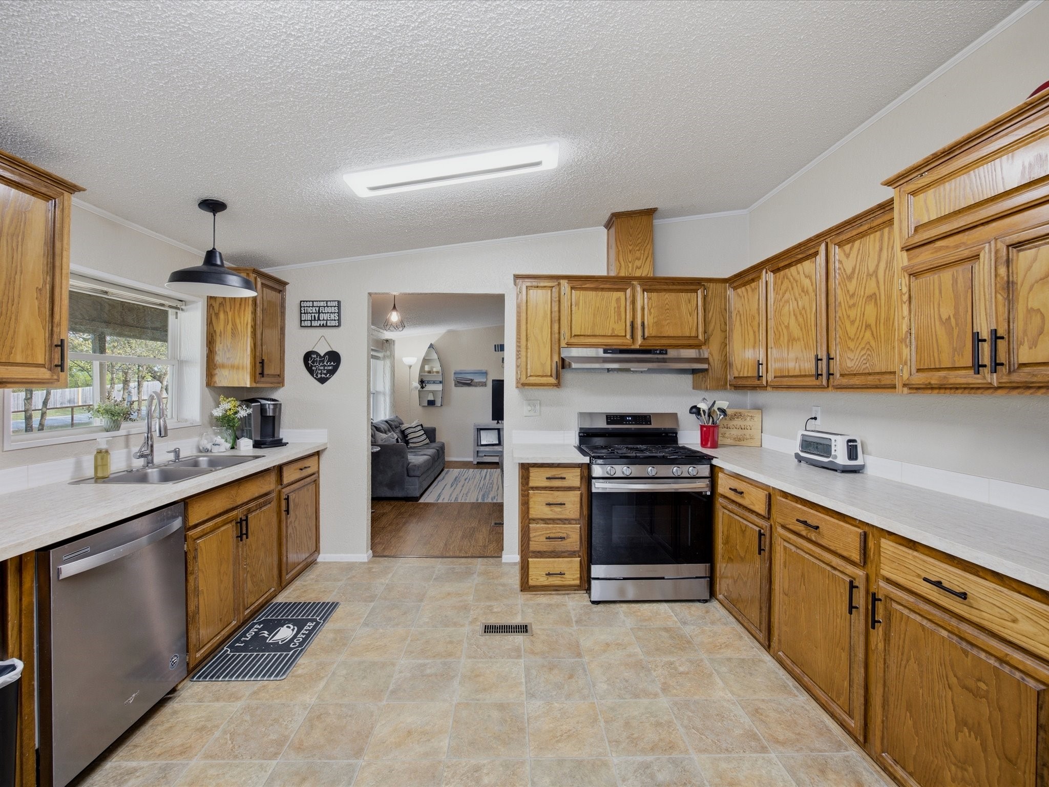 304 Catfish Trail Bowie TX 76230