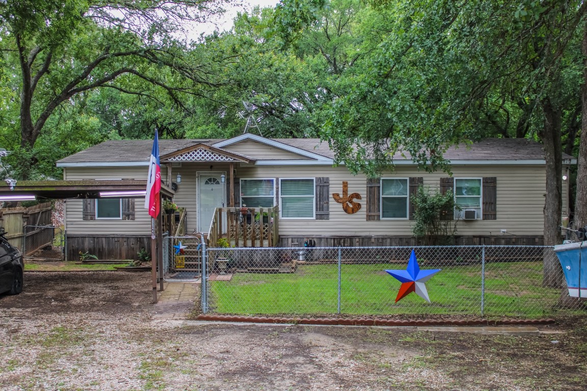 1124 Lakewood Circle Alvarado TX 76009