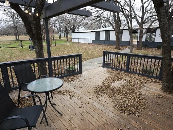 986 County Road 1785 Sunset TX 76270