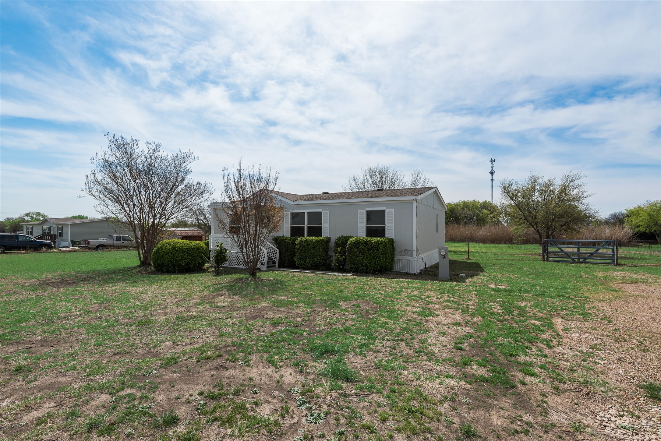 911 W Sterrett Road Waxahachie TX 75167