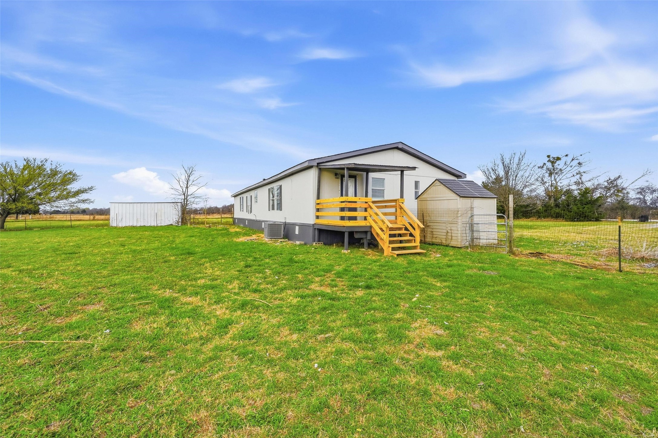 20023 NW County Road 3320 Frost TX 76641
