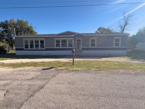 705 W Pierce Street Winters TX 79567