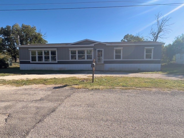 705 W Pierce Street Winters TX 79567