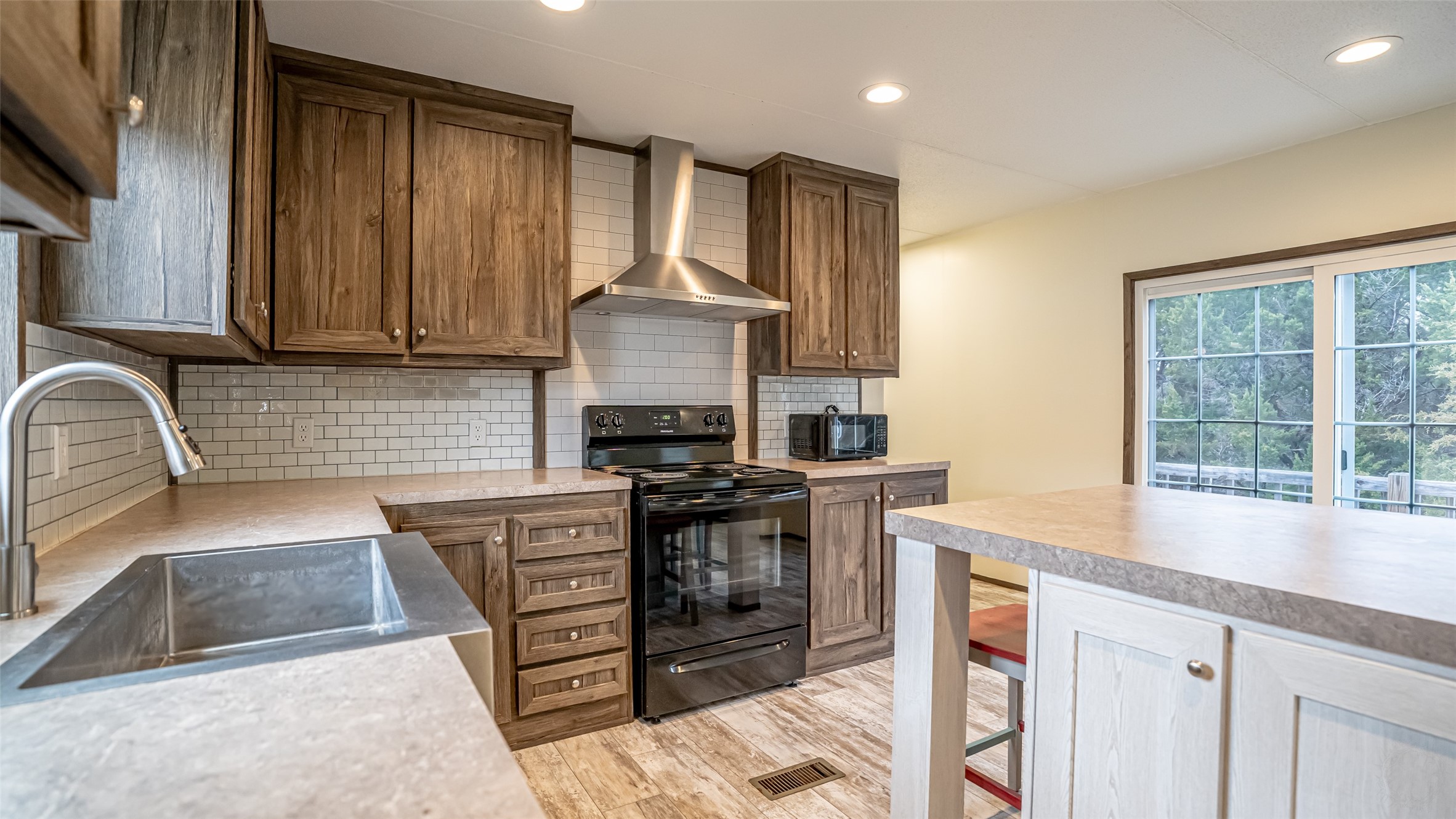 913 Bosque River Drive Granbury TX 76048