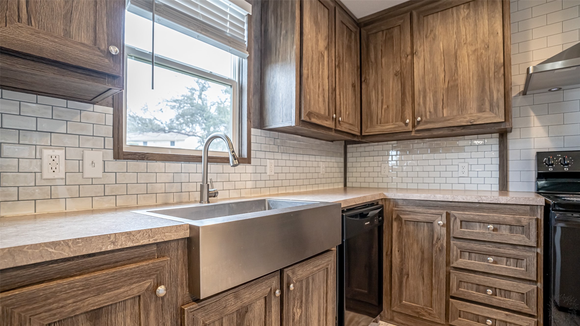 913 Bosque River Drive Granbury TX 76048