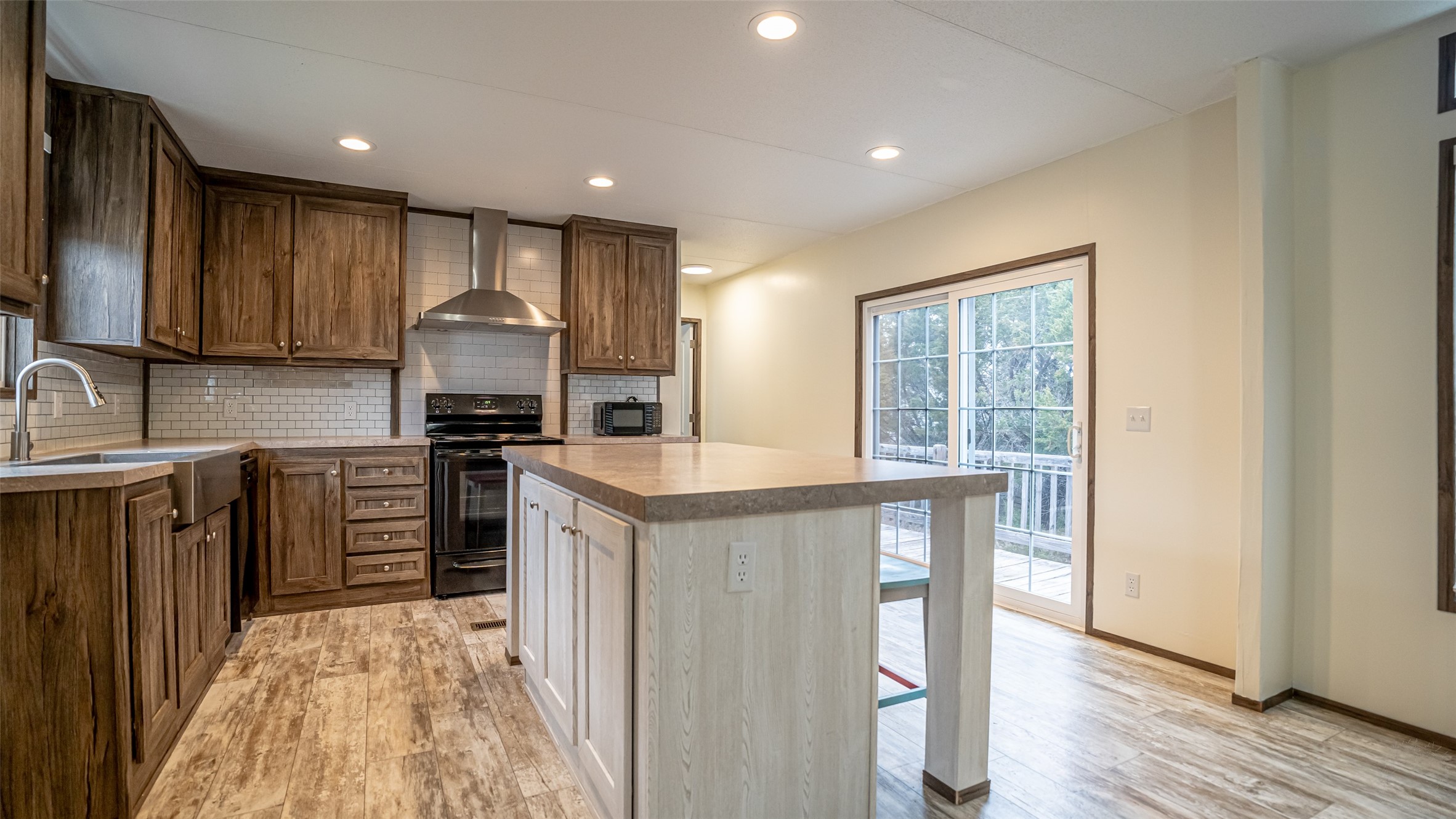 913 Bosque River Drive Granbury TX 76048