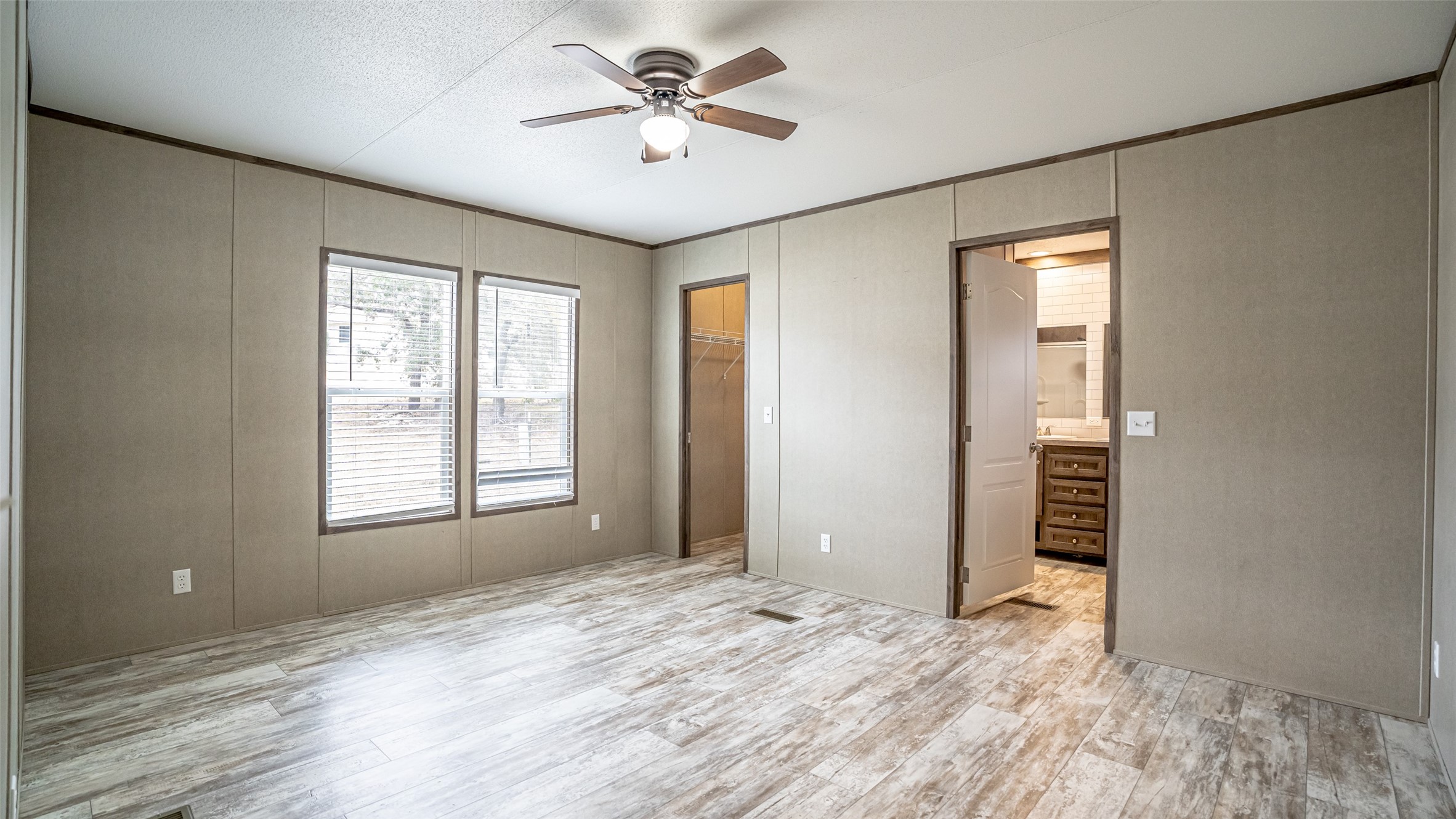 913 Bosque River Drive Granbury TX 76048