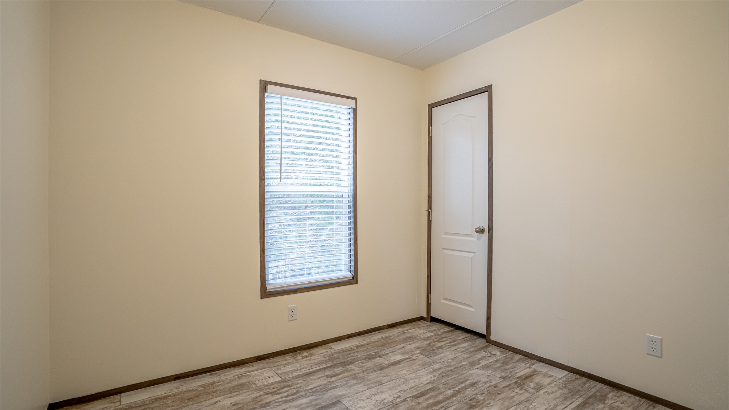 913 Bosque River Drive Granbury TX 76048