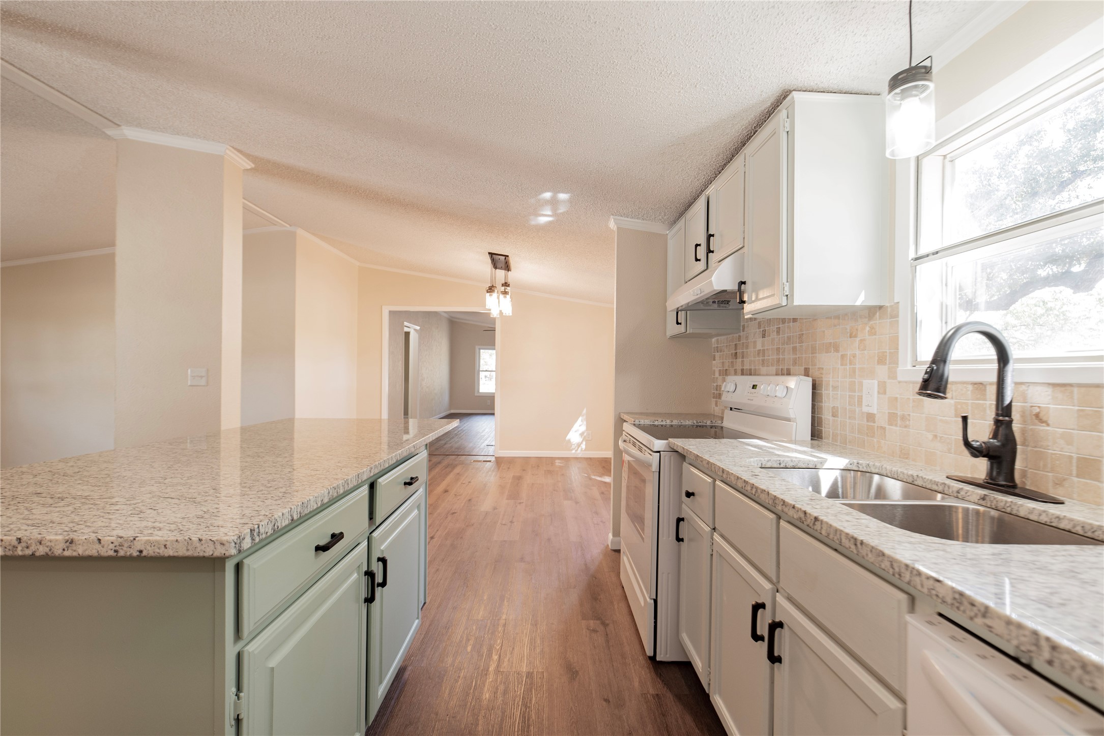 204 Rs County Road 1503 Point TX 75472