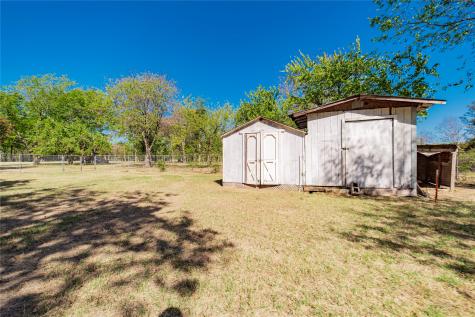 204 Rs County Road 1503 Point TX 75472