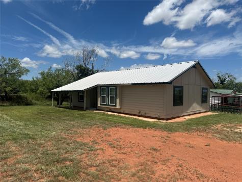 101 Seminole Street Tye TX 79563