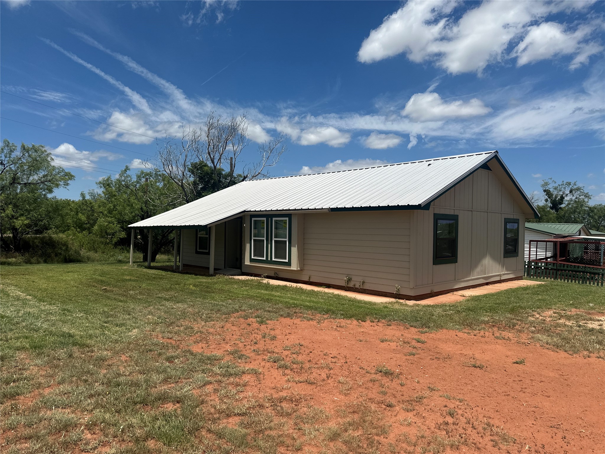 101 Seminole Street Tye TX 79563