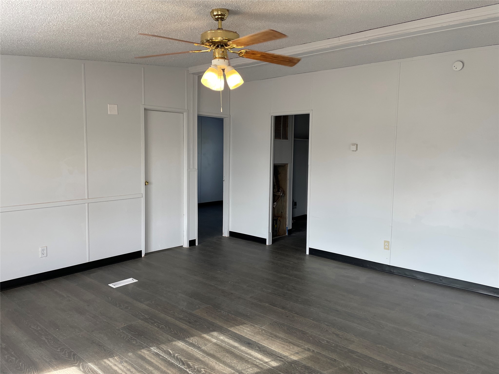 101 Seminole Street Tye TX 79563