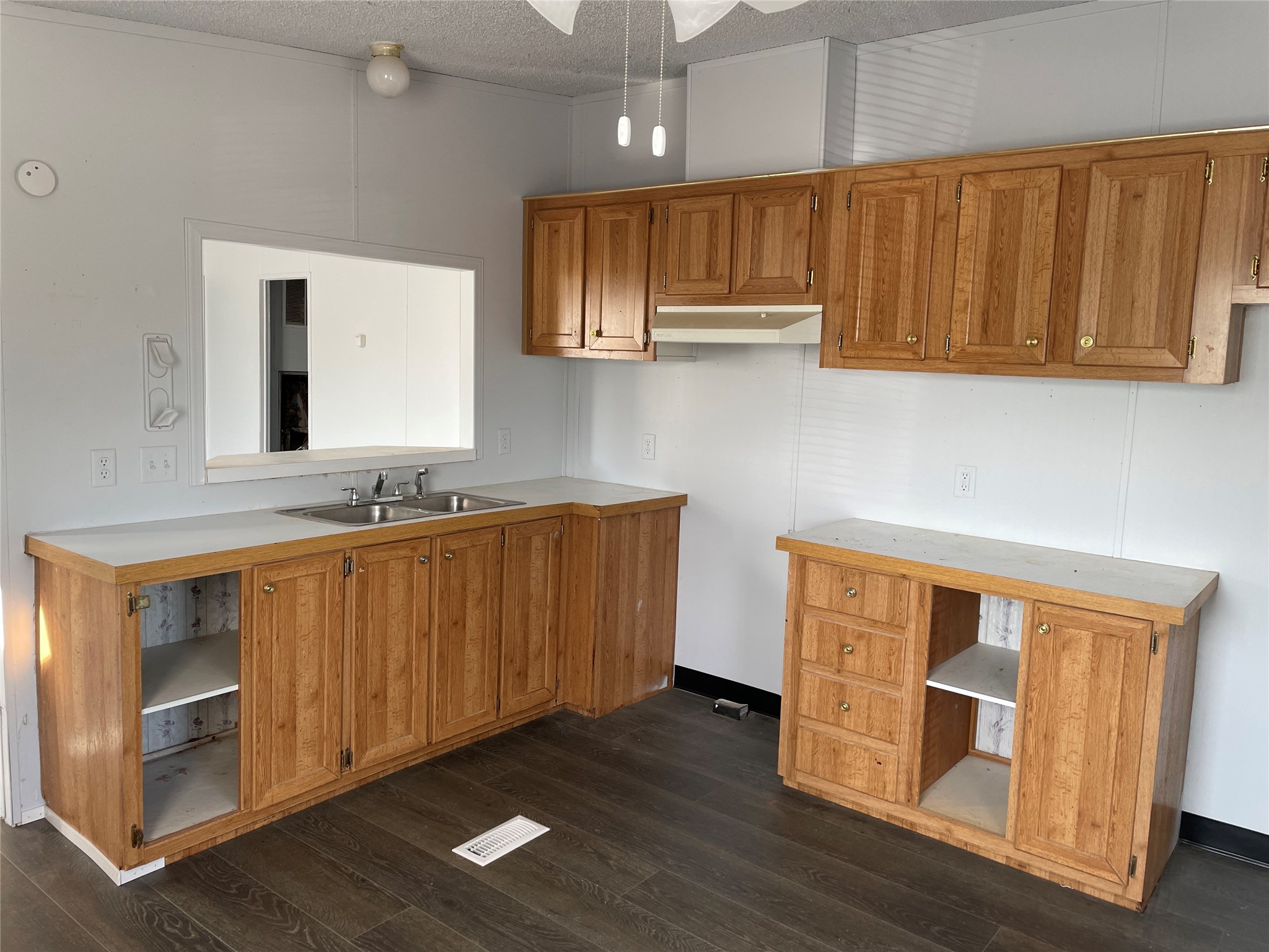 101 Seminole Street Tye TX 79563