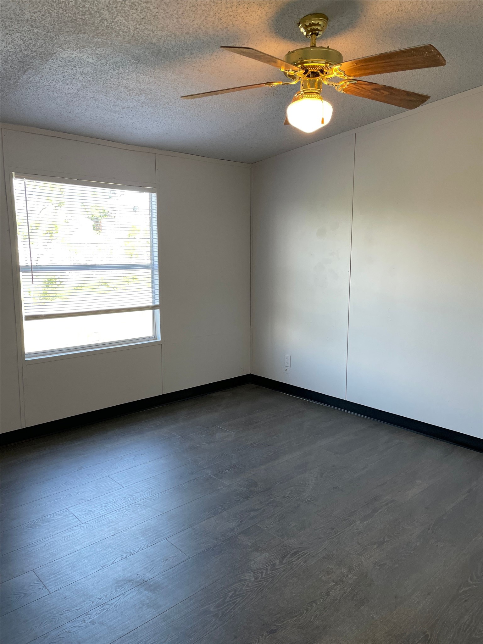 101 Seminole Street Tye TX 79563