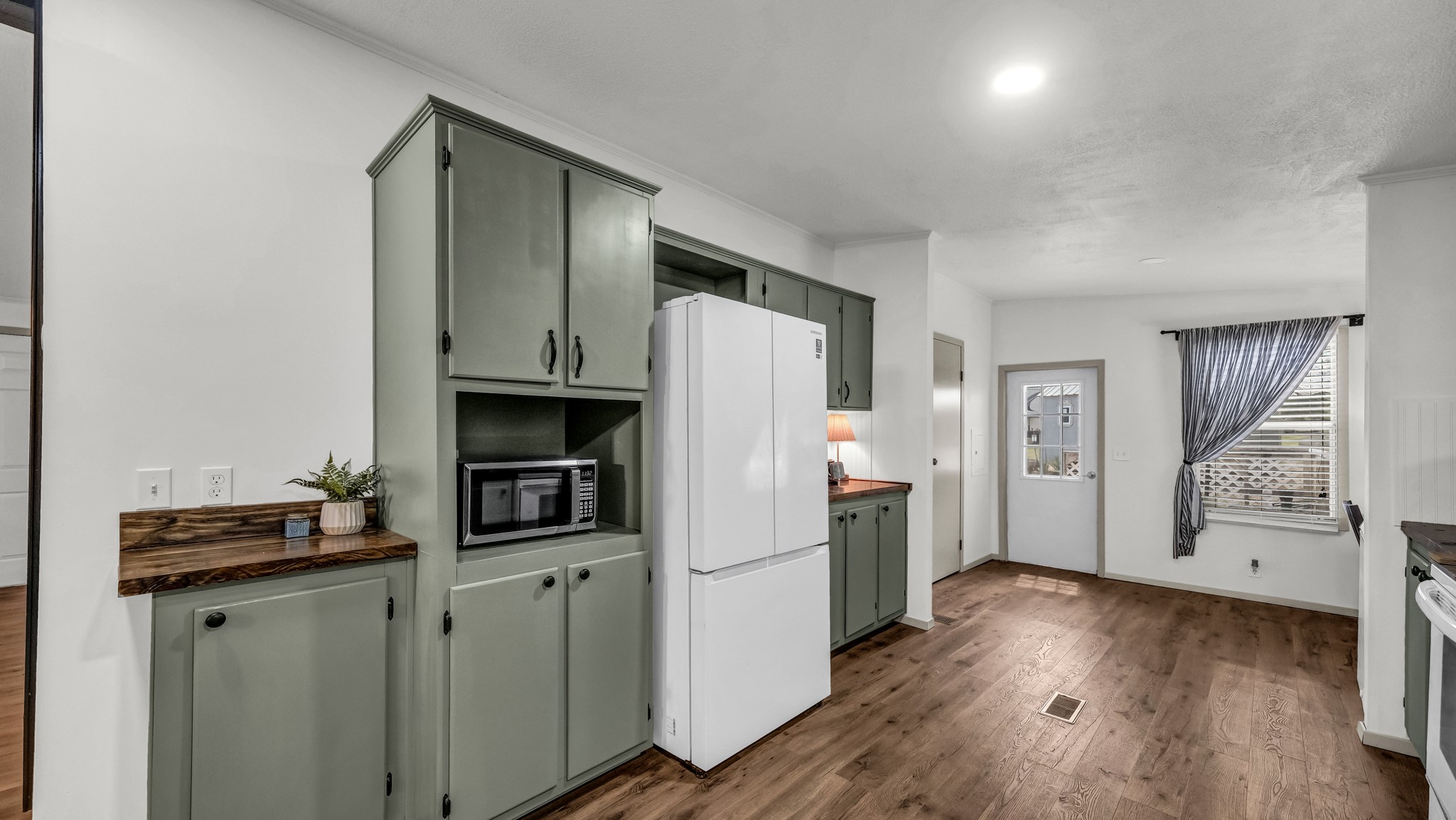 221 Briar Oaks Drive Azle TX 76020