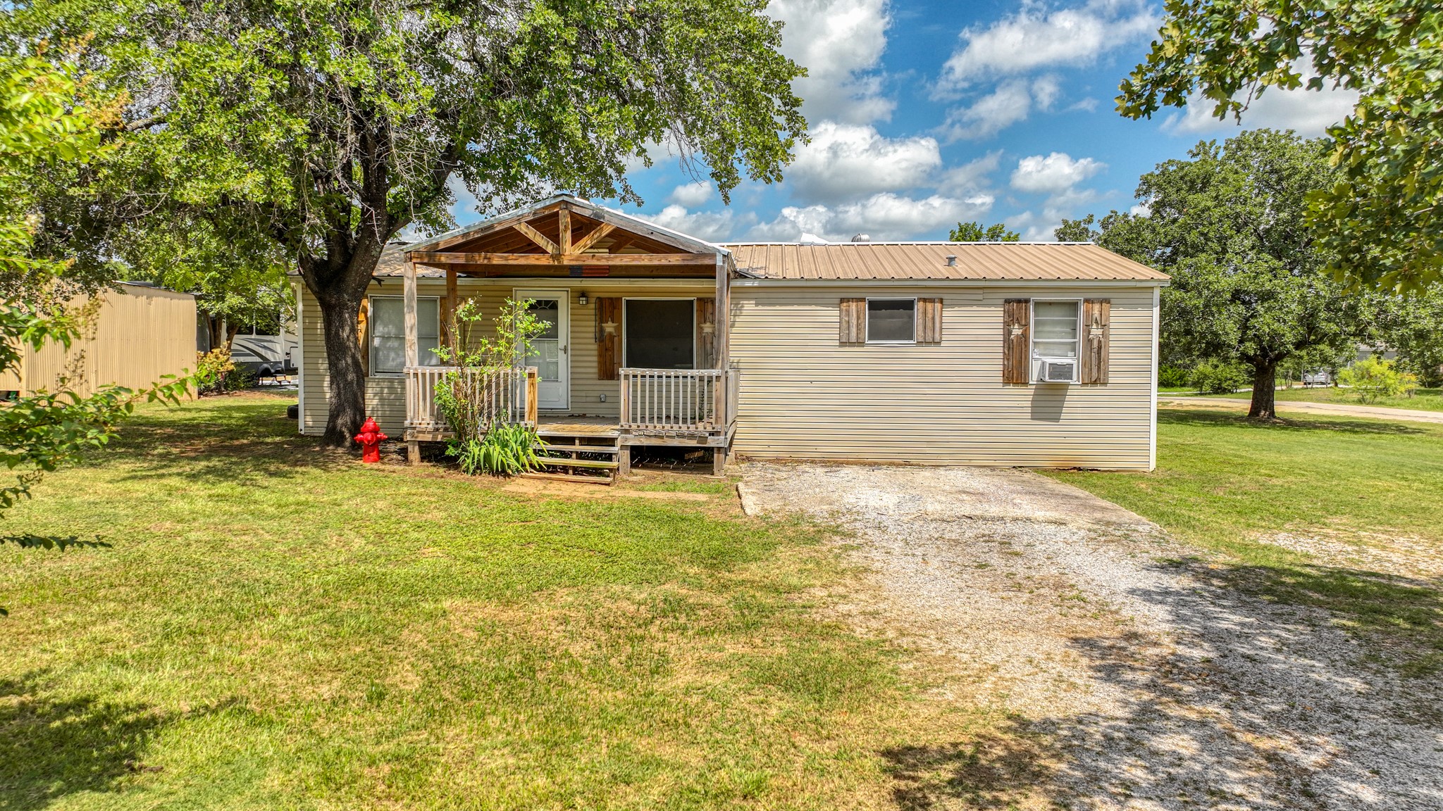 221 Briar Oaks Drive Azle TX 76020