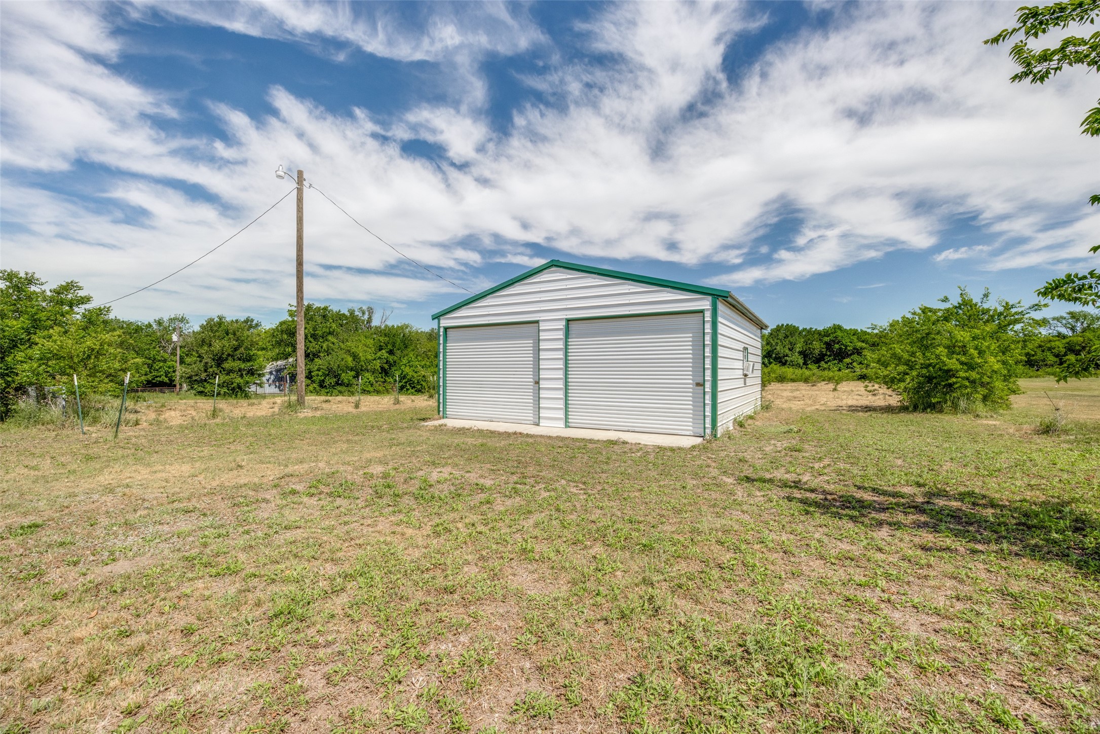 843 County Road 4900 Trenton TX 75490