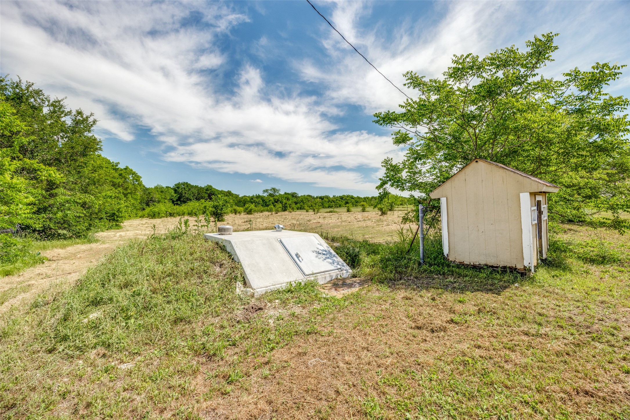 843 County Road 4900 Trenton TX 75490