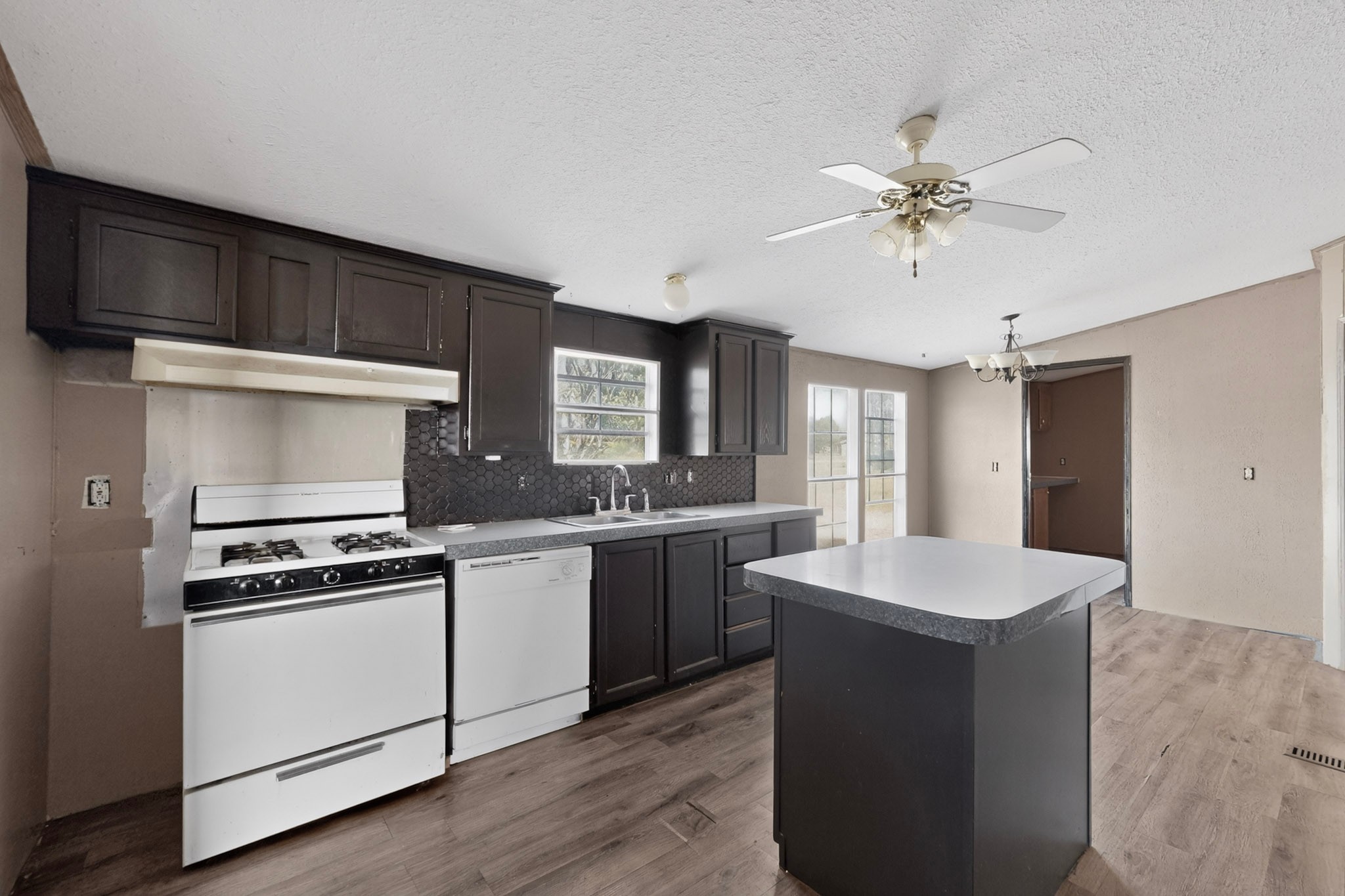 154 Shelby Circle Red Oak TX 75154