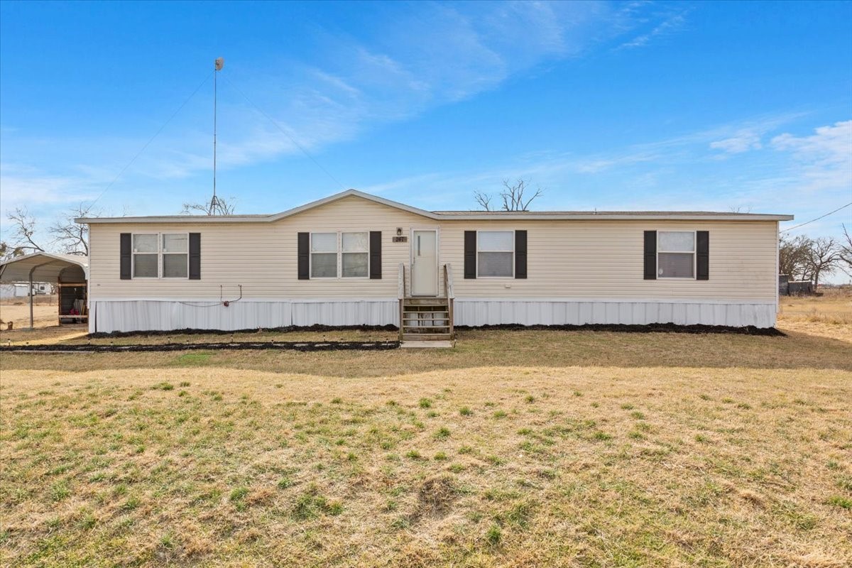 247 N Lake Street Axtell TX 76624