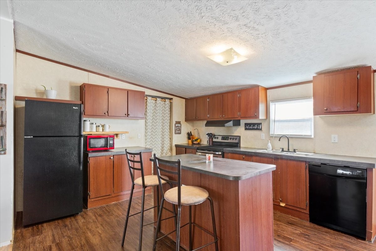 247 N Lake Street Axtell TX 76624