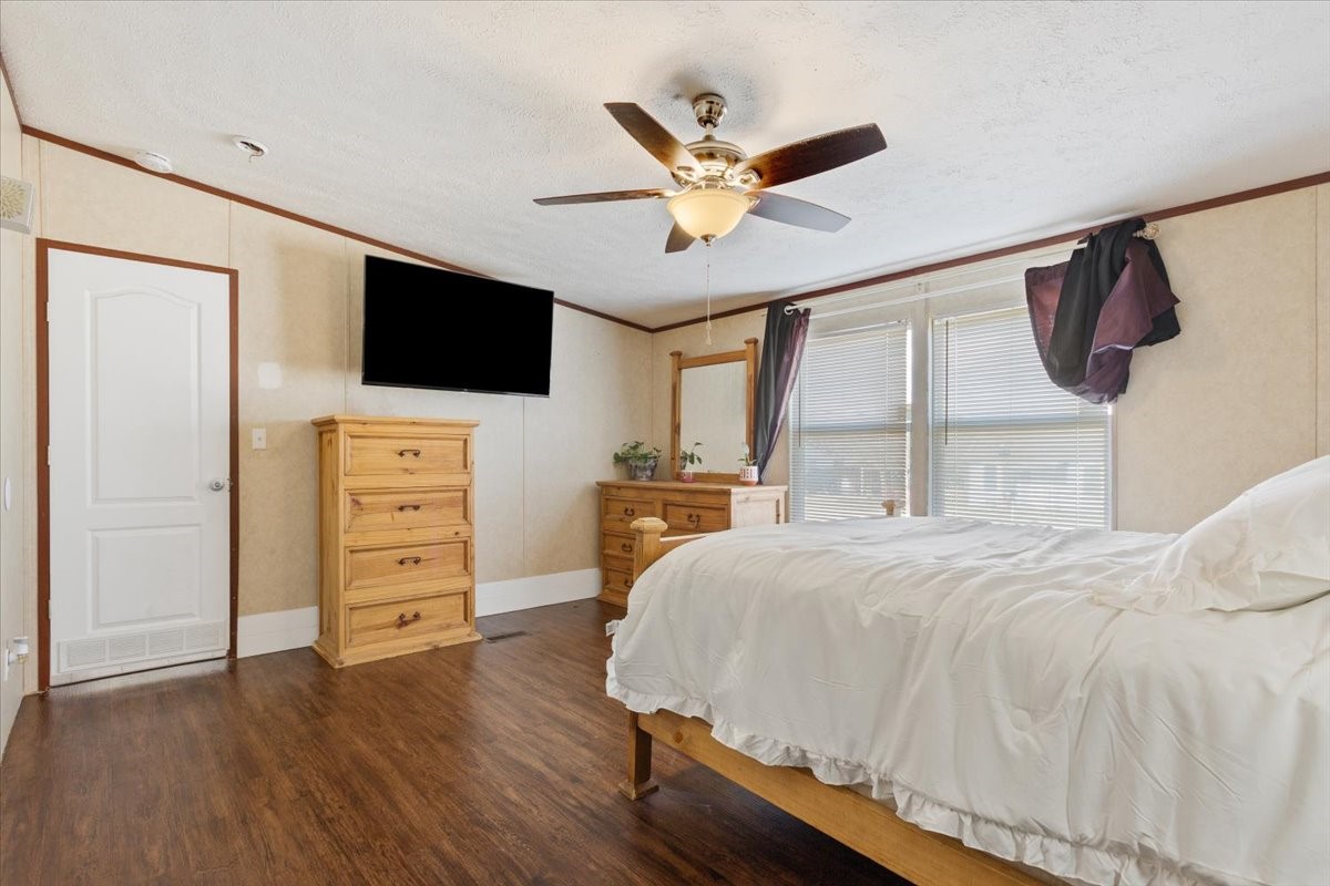 247 N Lake Street Axtell TX 76624