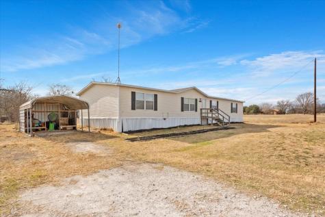 247 N Lake Street Axtell TX 76624