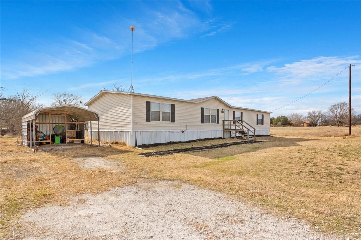 247 N Lake Street Axtell TX 76624