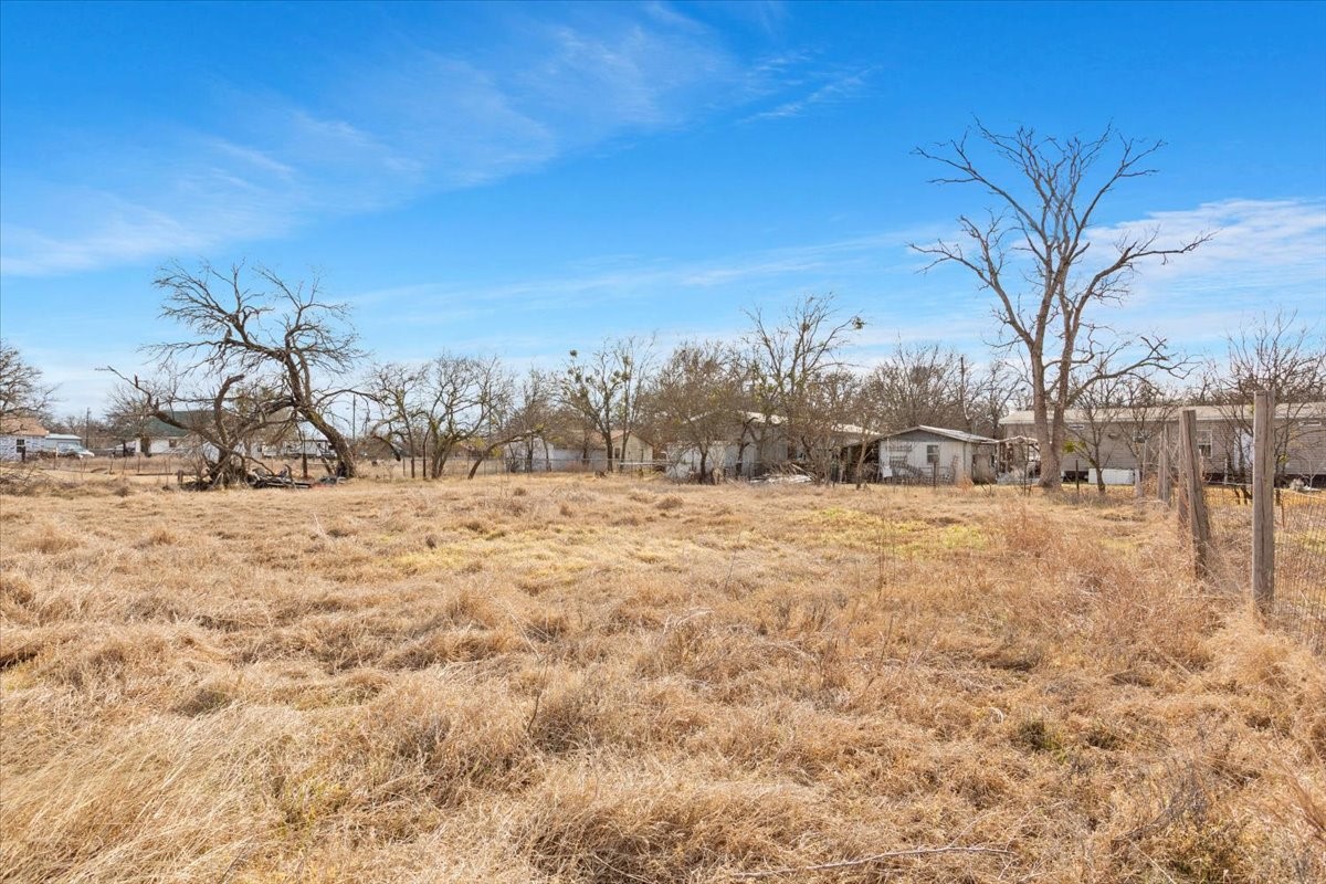 247 N Lake Street Axtell TX 76624