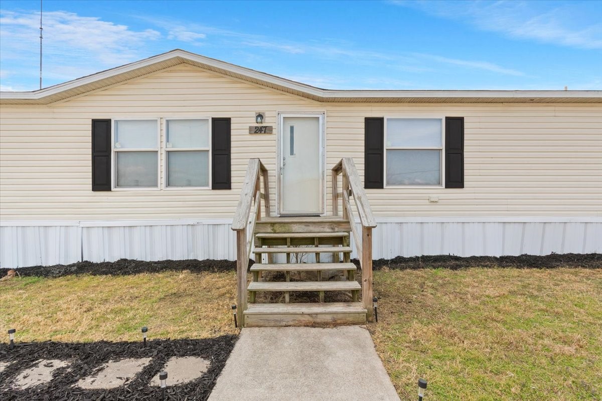 247 N Lake Street Axtell TX 76624