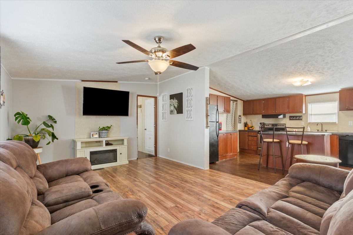 247 N Lake Street Axtell TX 76624