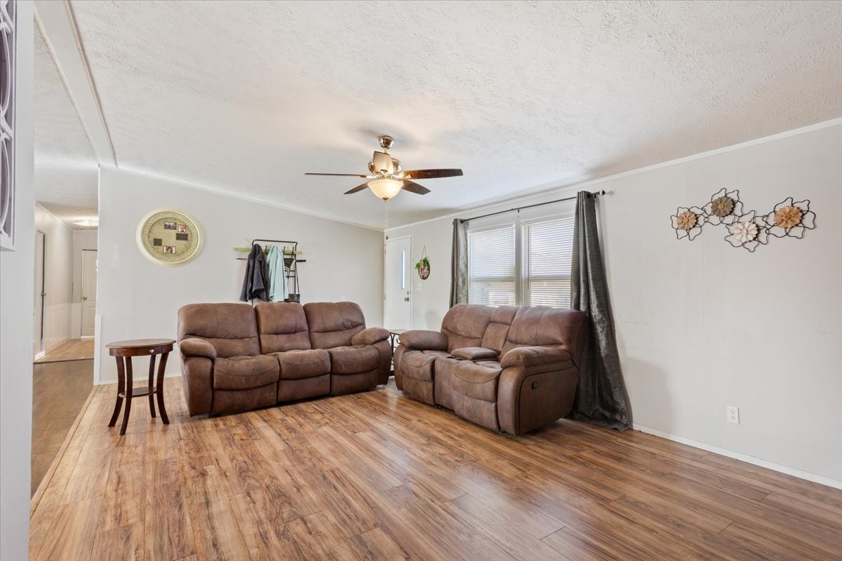 247 N Lake Street Axtell TX 76624