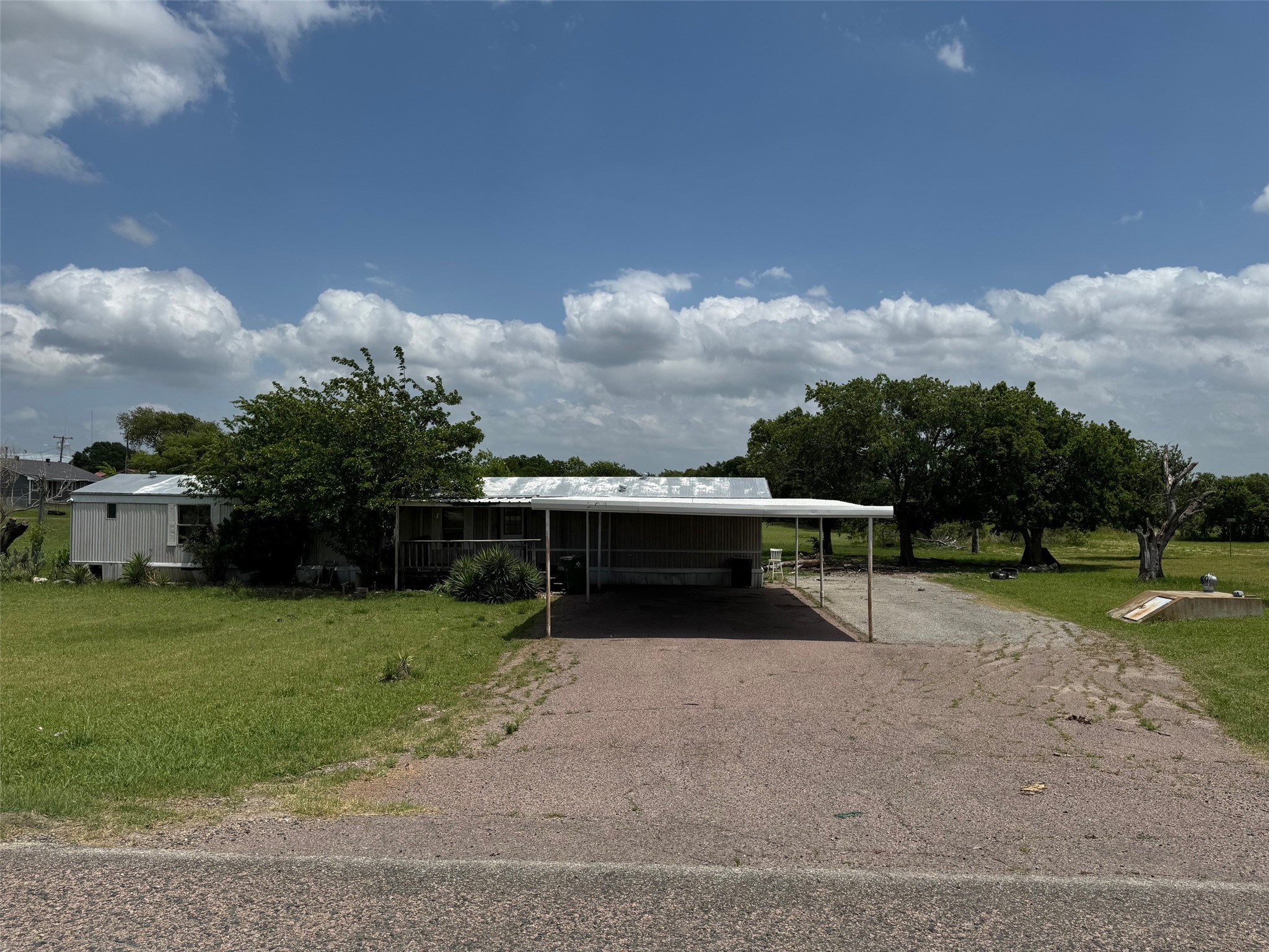209 Mcelroy Street Southmayd TX 76273