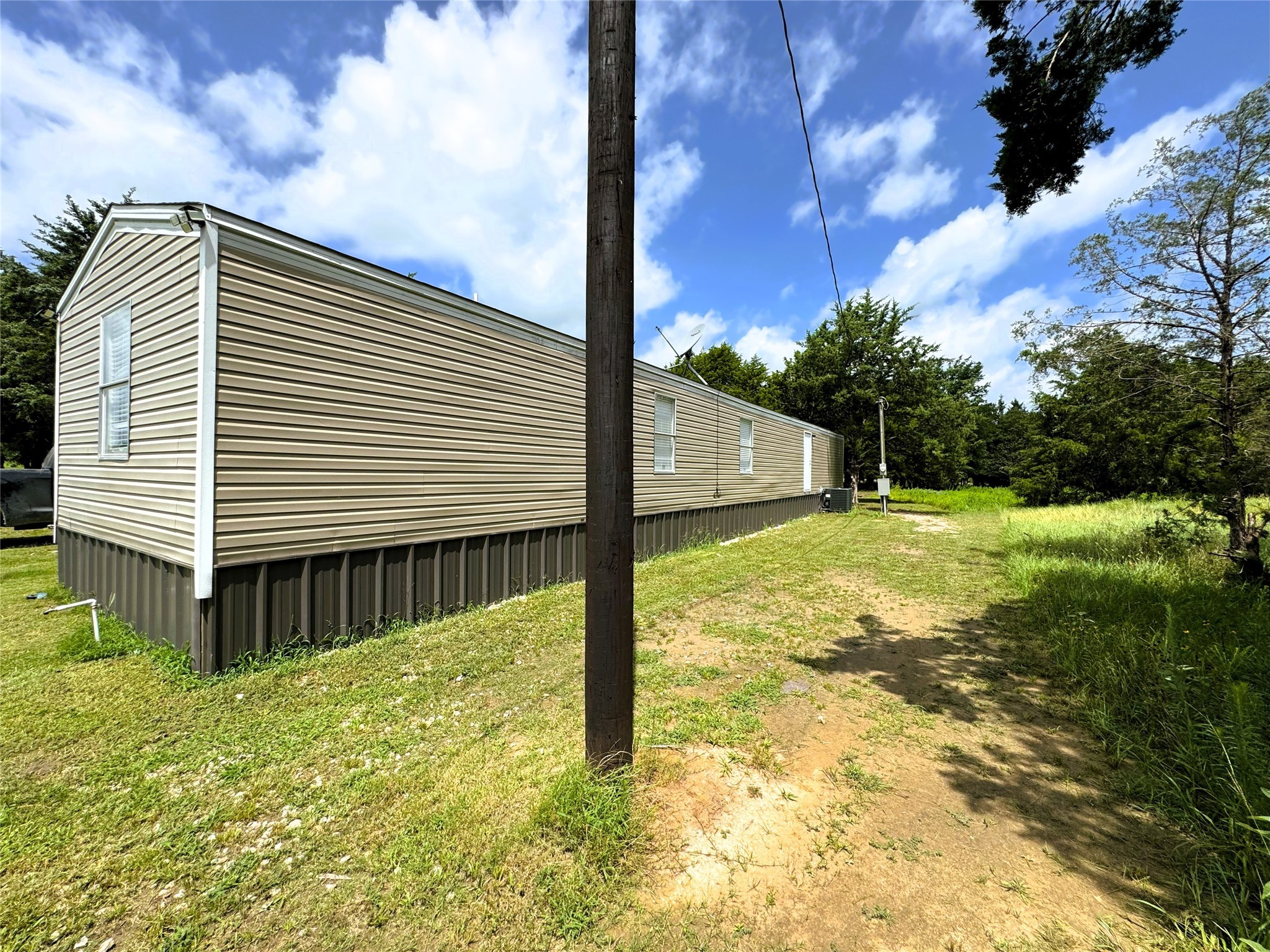 2087 Meadow Road Kerens TX 75144