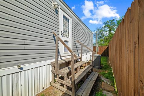 205 E Park Street Frost TX 76641