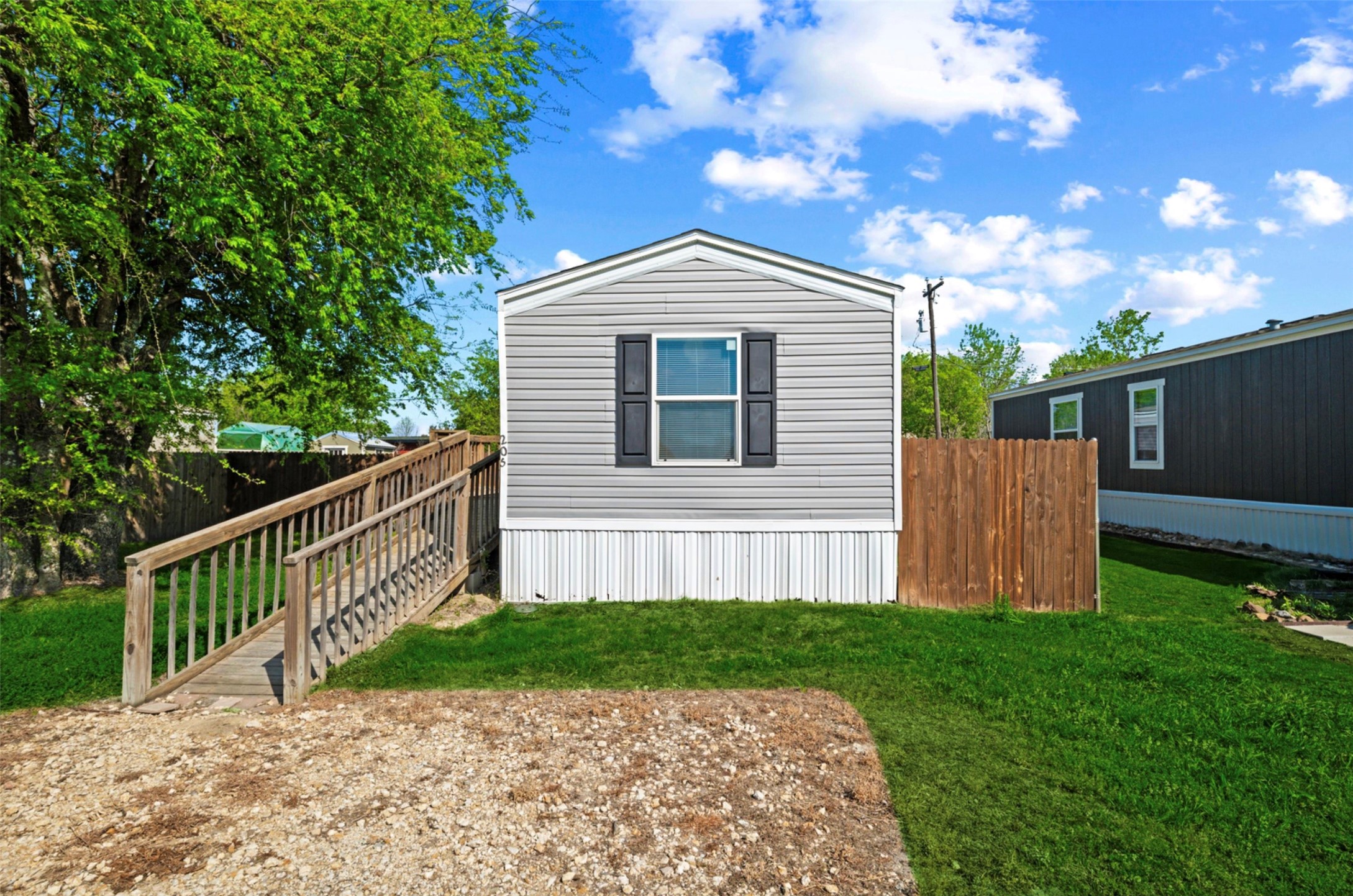 205 E Park Street Frost TX 76641