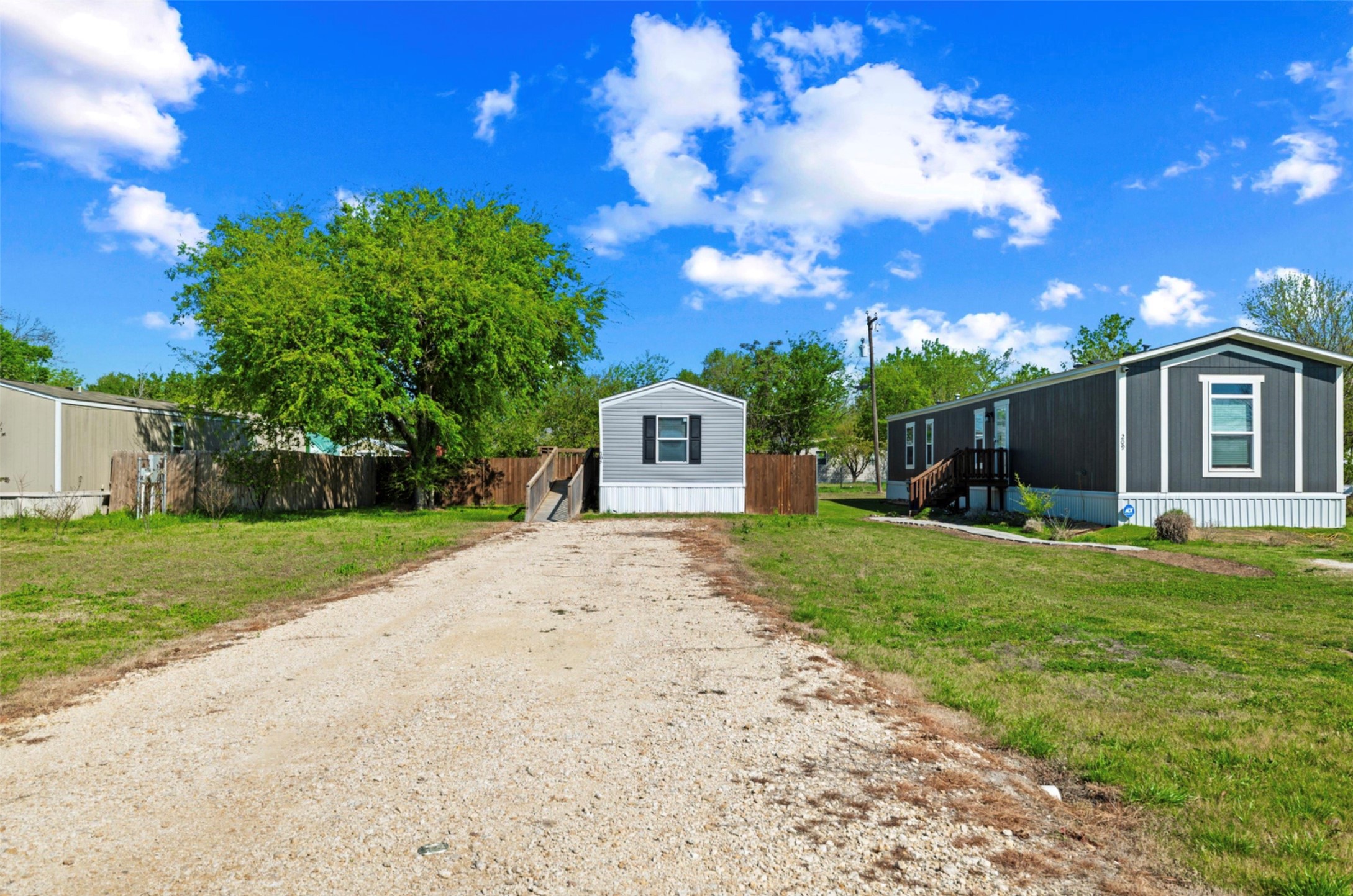 205 E Park Street Frost TX 76641
