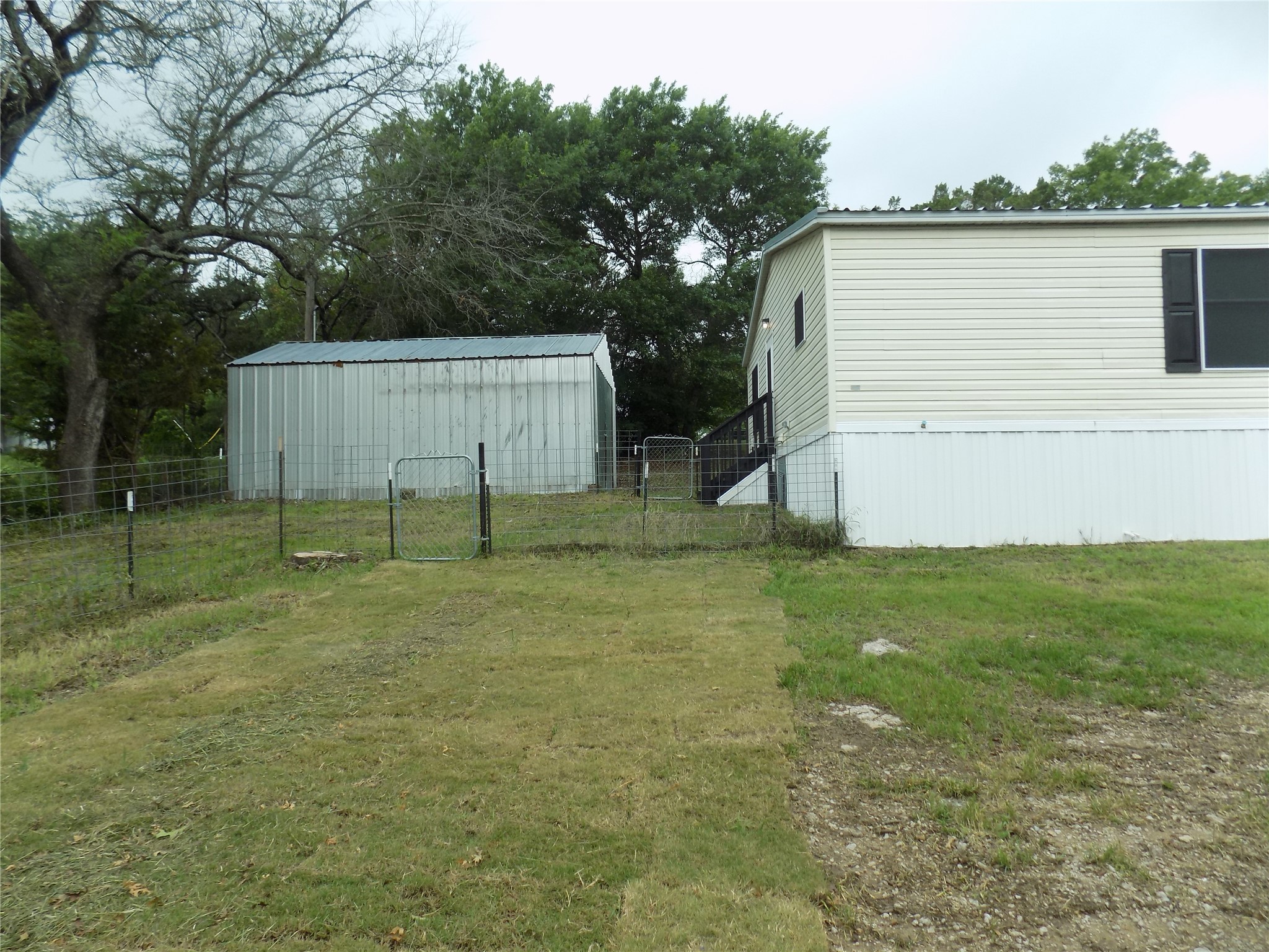 203 S Ridgeview Court Azle TX 76020