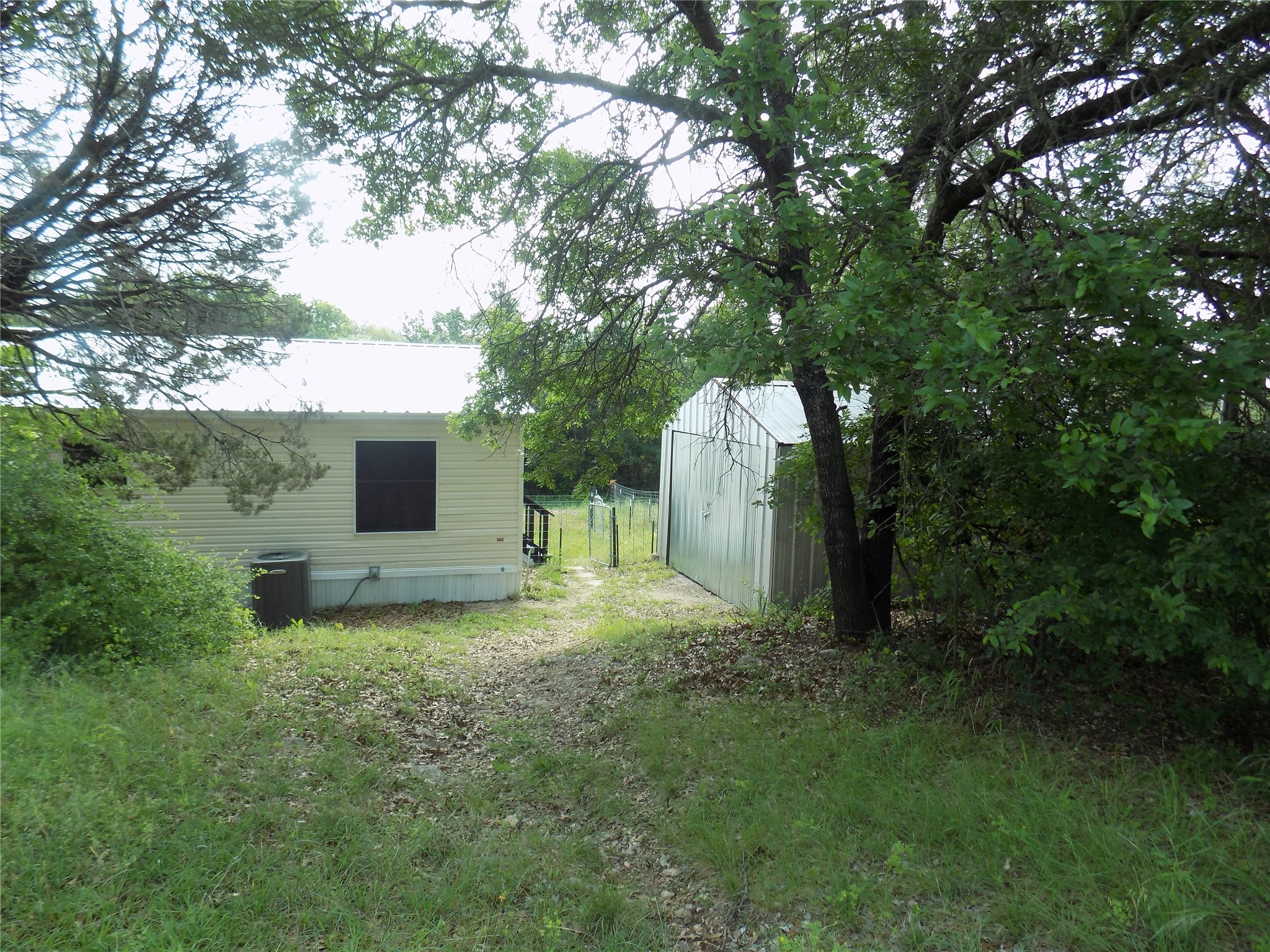 203 S Ridgeview Court Azle TX 76020