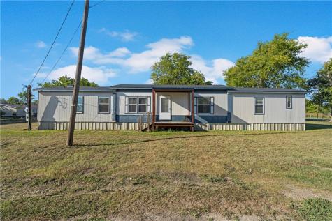 214 N 9th Street Lott TX 76656